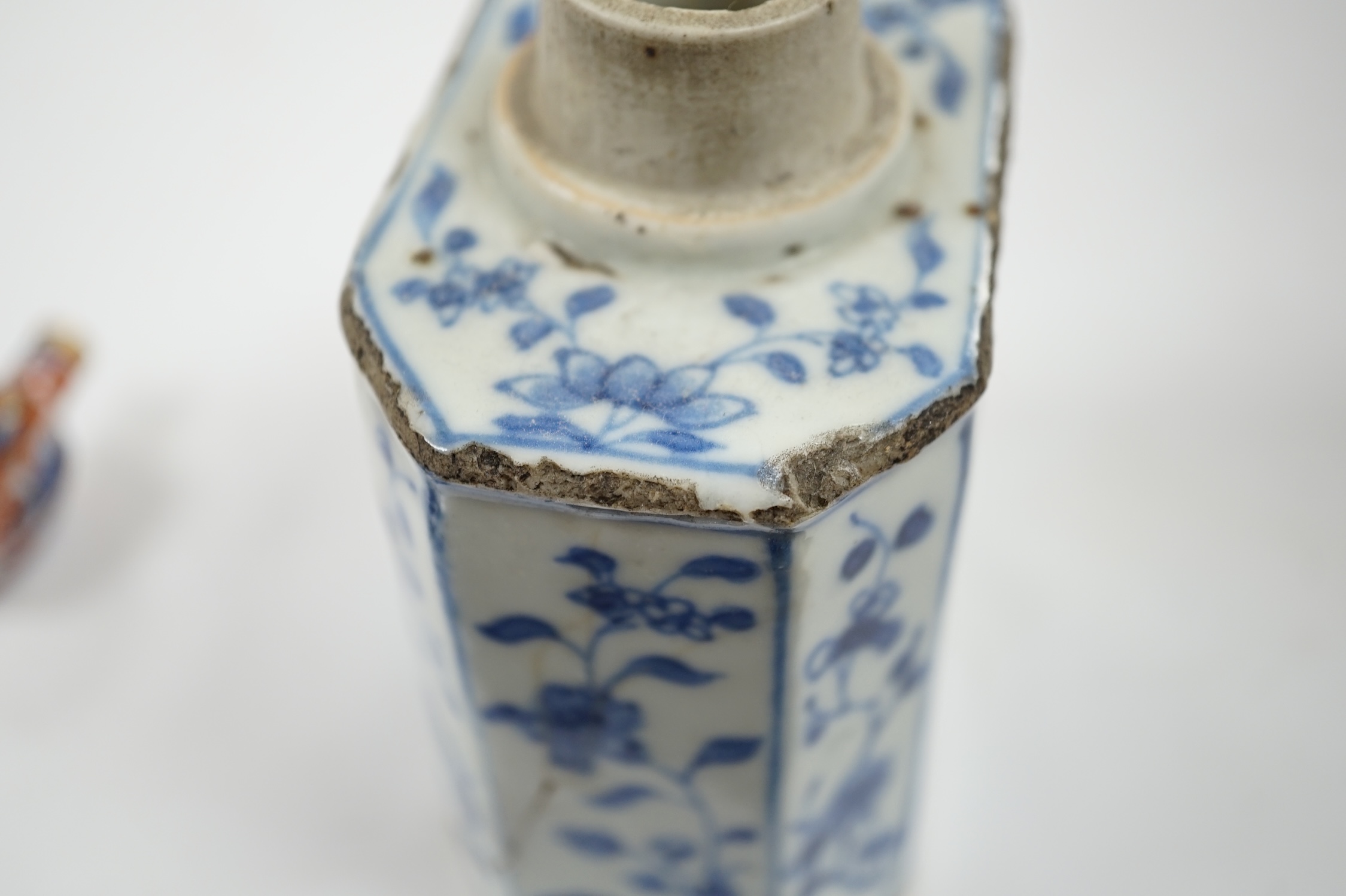 Chinese Kangxi porcelain comprising a blue and white tea caddy and three miniature vases, tallest 11cm (4). Condition - poor